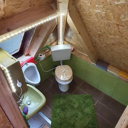 Pyramid Apartment *